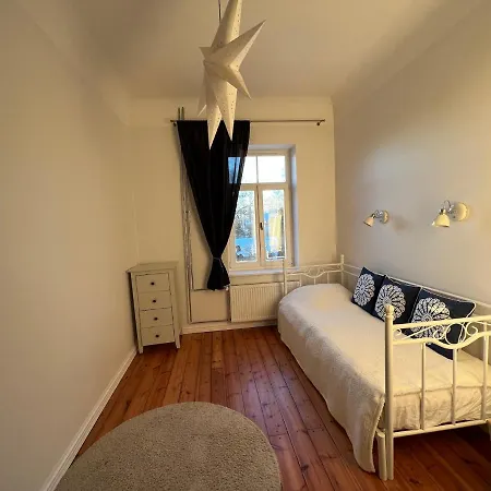 Hubane Ja Ruumikas Saunaga Korter Paernu Kesklinnas Exterior photo